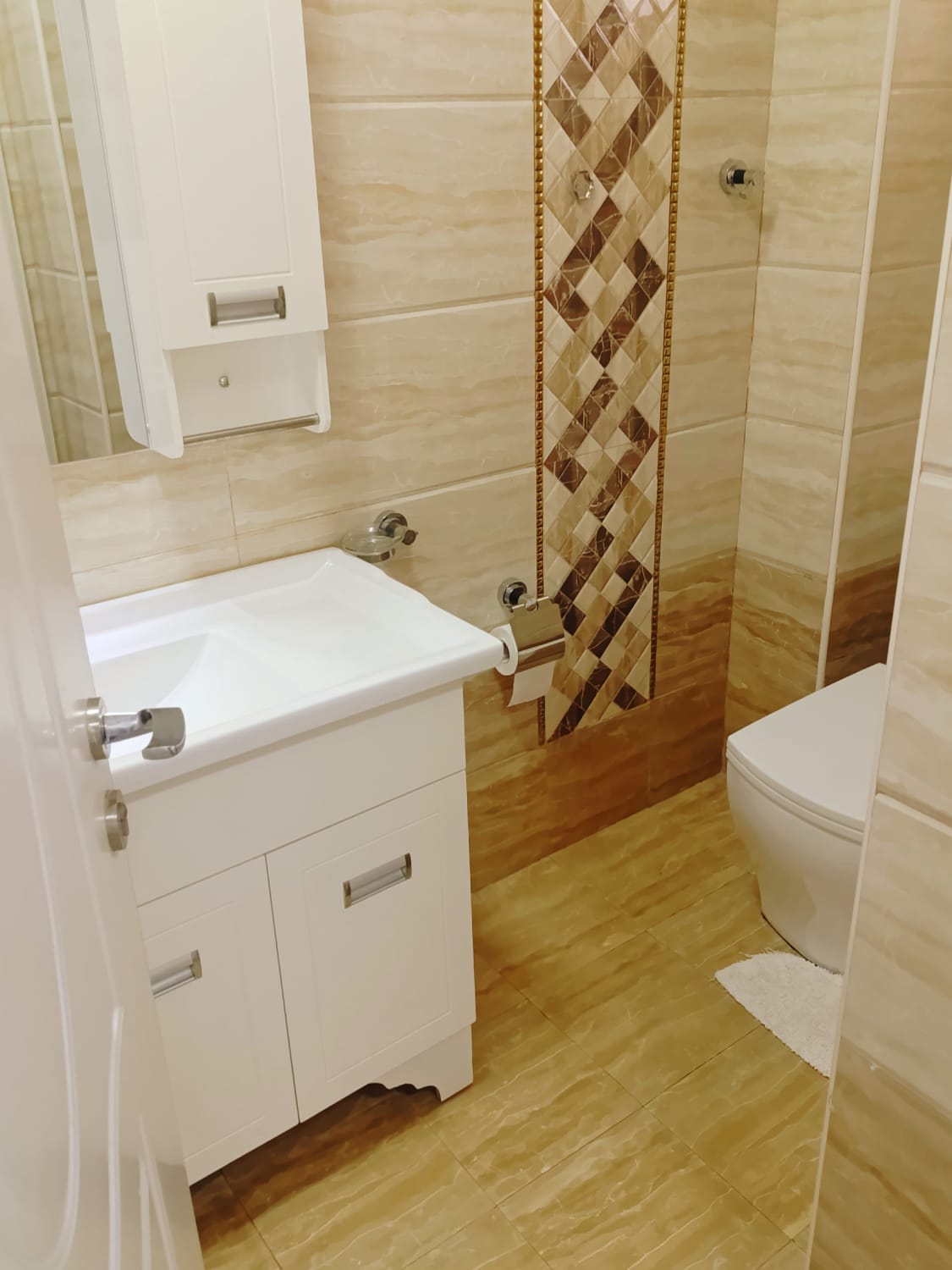 Your Exclusive 4 Bedroom Luxury Fully Furnished Home