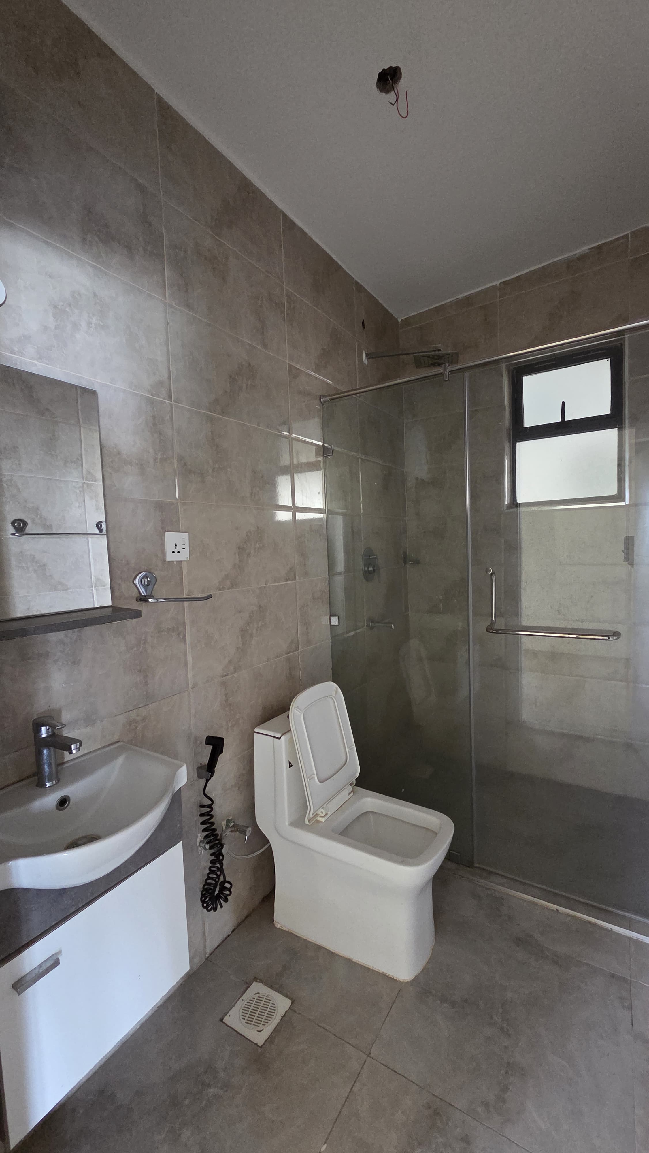 Exquisite 5 Bedroom Duplex Apartment In Prime Parklands