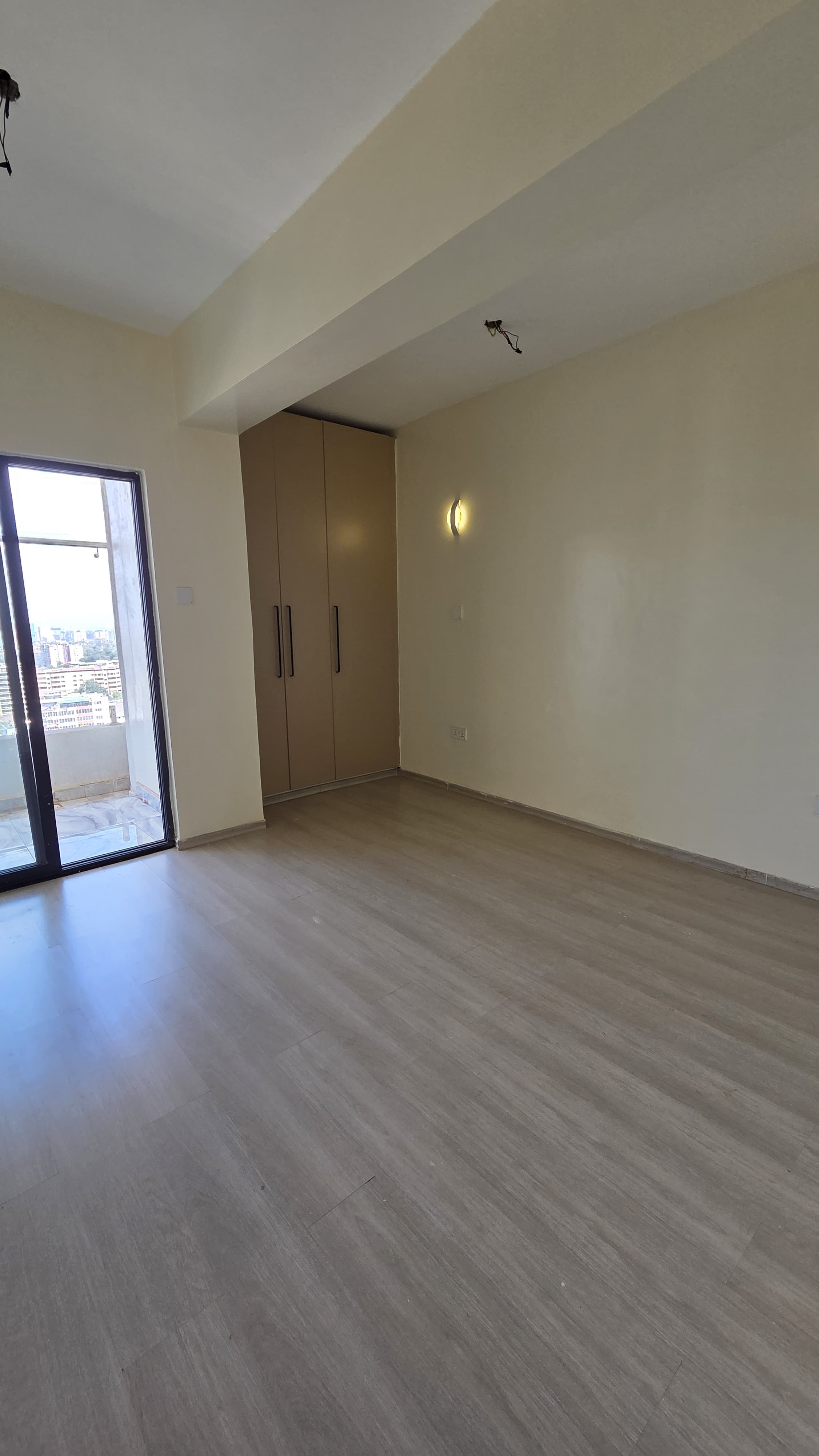 Exquisite 5 Bedroom Duplex Apartment In Prime Parklands