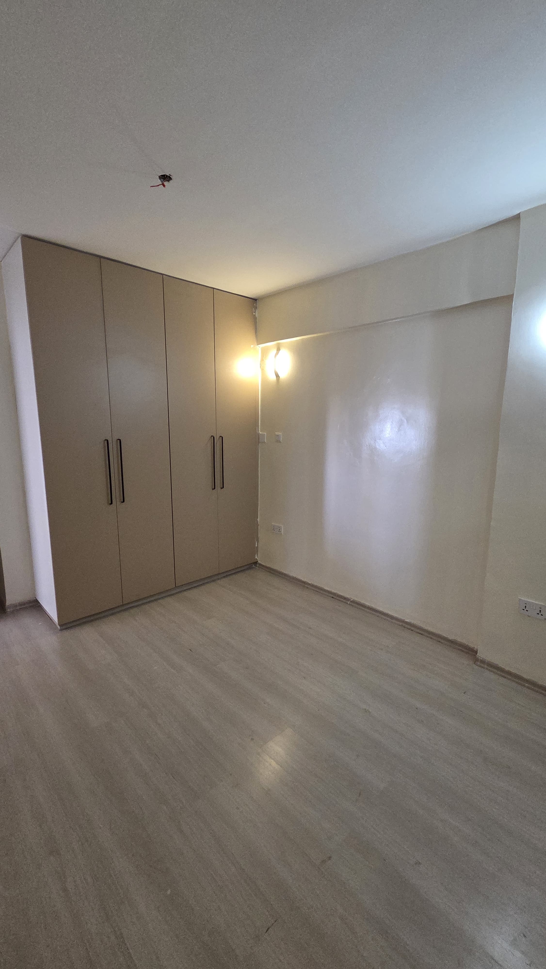 Exquisite 5 Bedroom Duplex Apartment In Prime Parklands