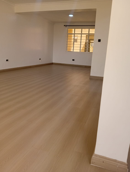 Spacious 4 Bedroom Apartment with DSQ in Witeithie