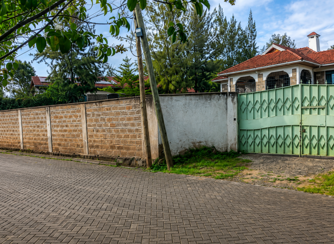 Exclusive 4 Bedroom Maisonette with DSQ in Karen