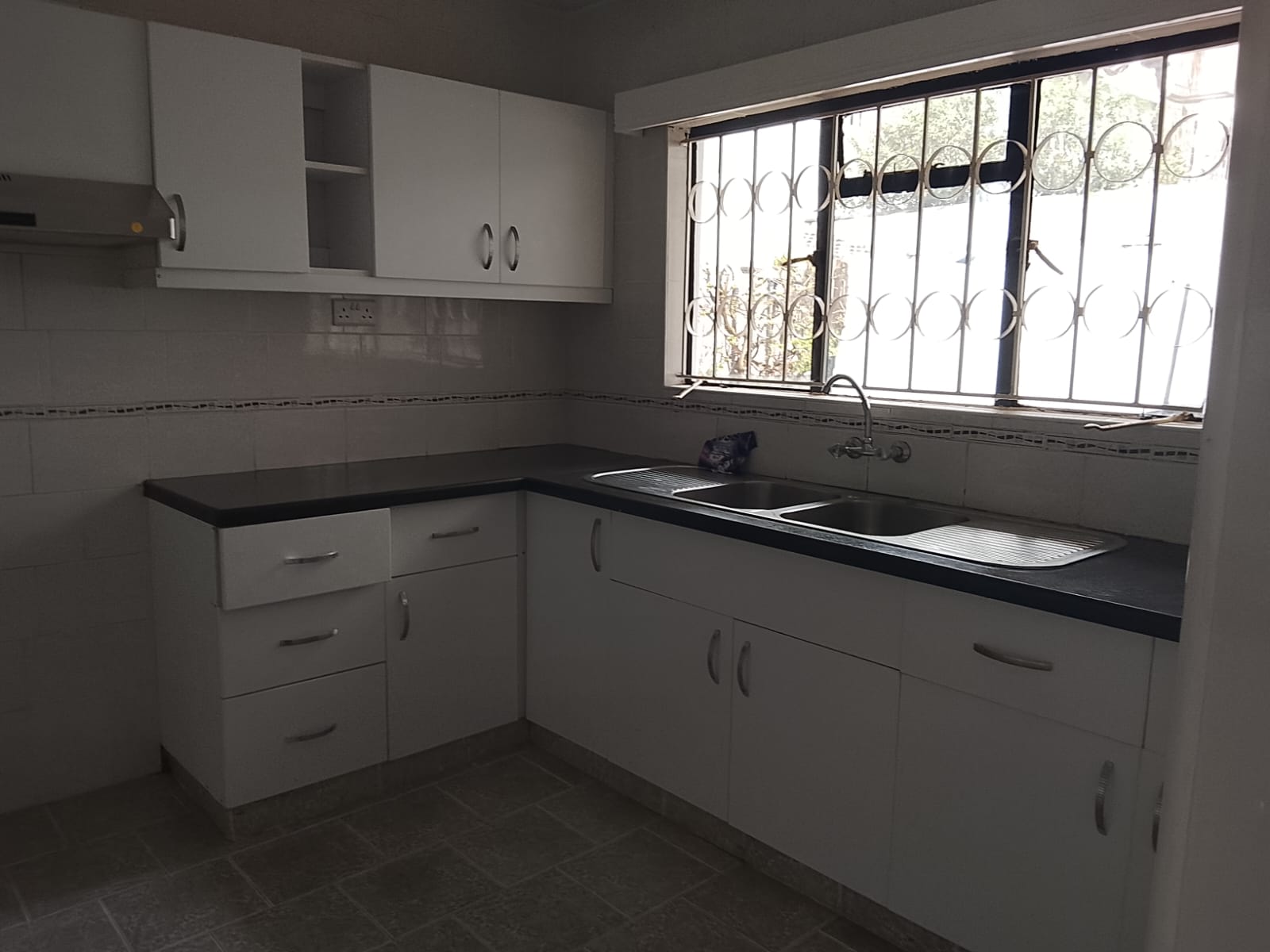 Beautifully Designed 3 Bedroom Villa with DSQ for Rent in Riara Road