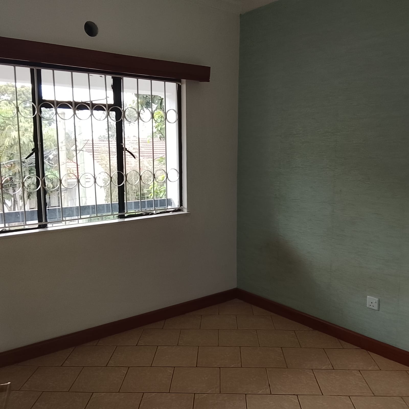 Beautifully Designed 3 Bedroom Villa with DSQ for Rent in Riara Road