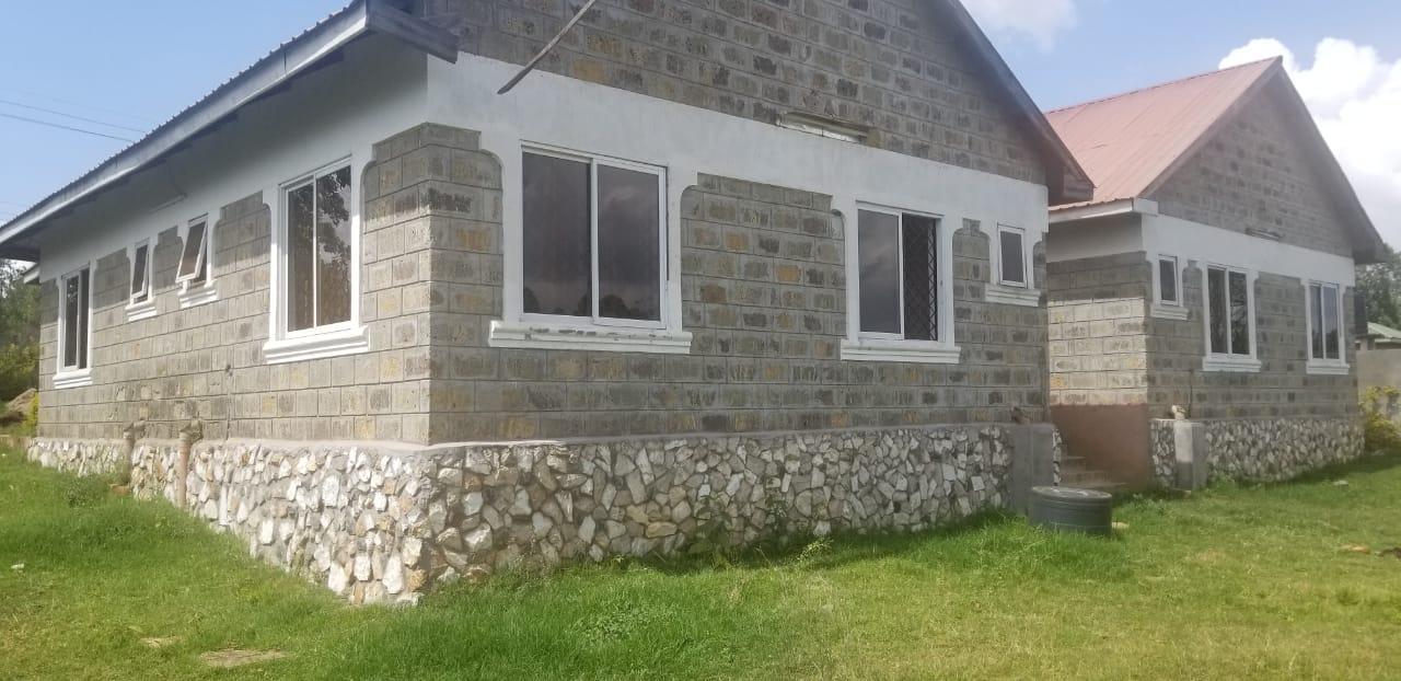 4 BEDROOM  SPACIOUS ENSUIT.