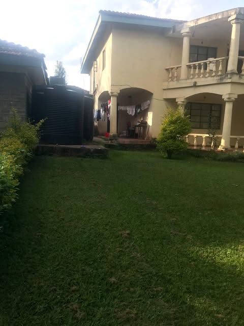 EXQUISITE 5 BEDROOM HOUSE.  AND TWO 3 BEDROOM GUEST HOUSE FOR SALE IN RIDGEWAYS.