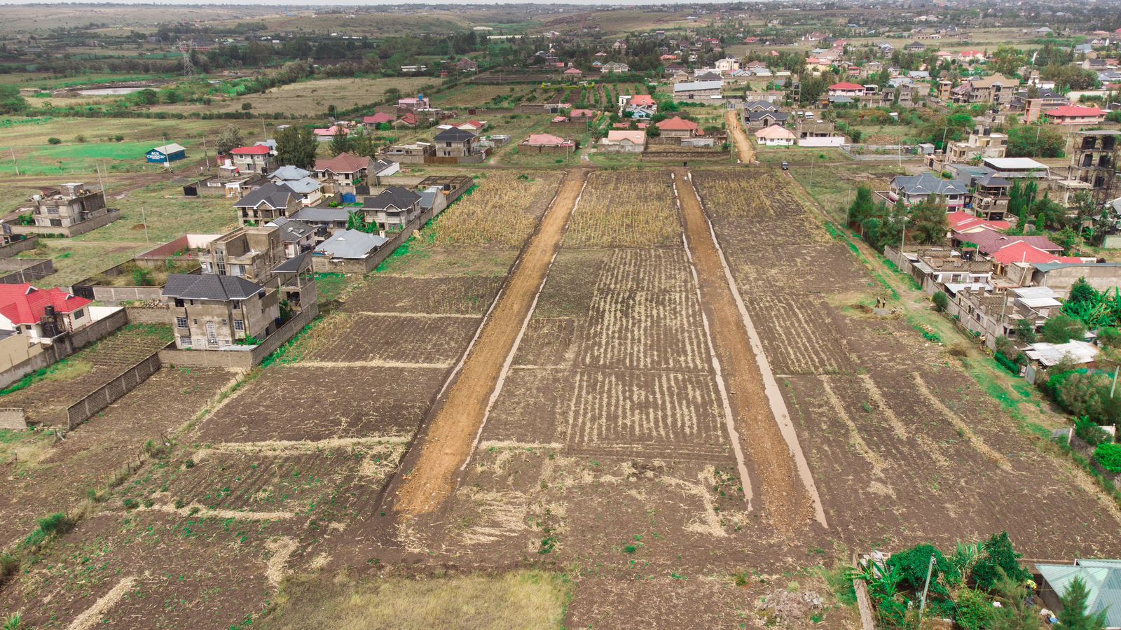 PRIME 40 BY 60 PLOT FOR SALE IN  KAMULU.
